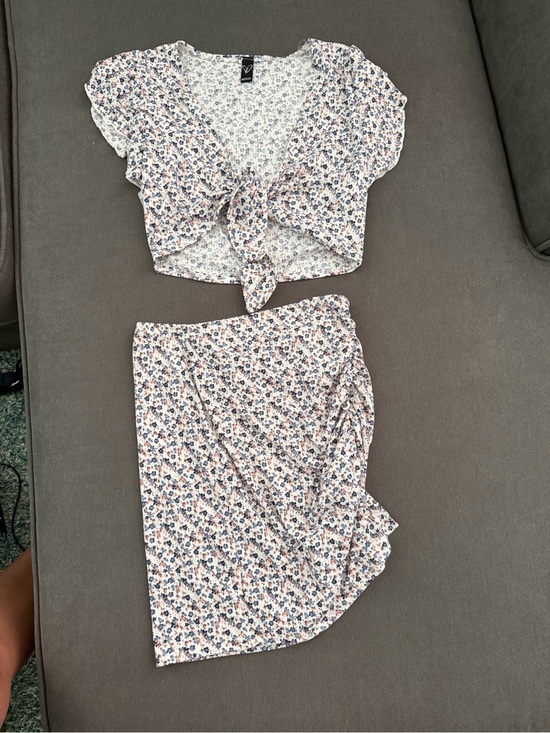 Windsor Dresses & Skirts - Floral Tie-Front Crop Top & Skirt Set - Blue & Cream